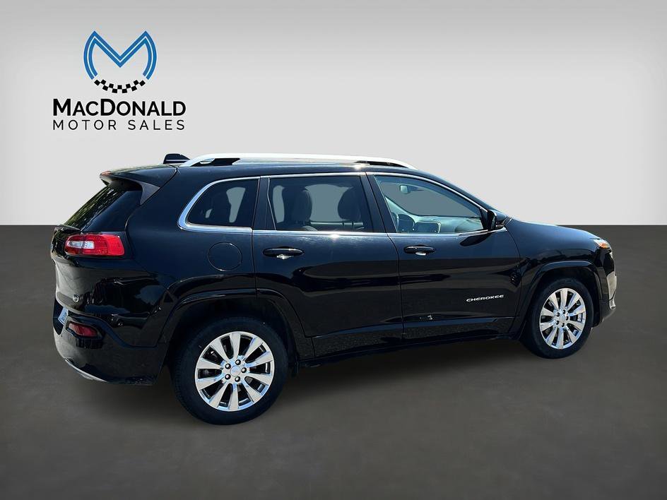 Used 2018 Jeep Cherokee Overland w/ Technology Group FWD image 7