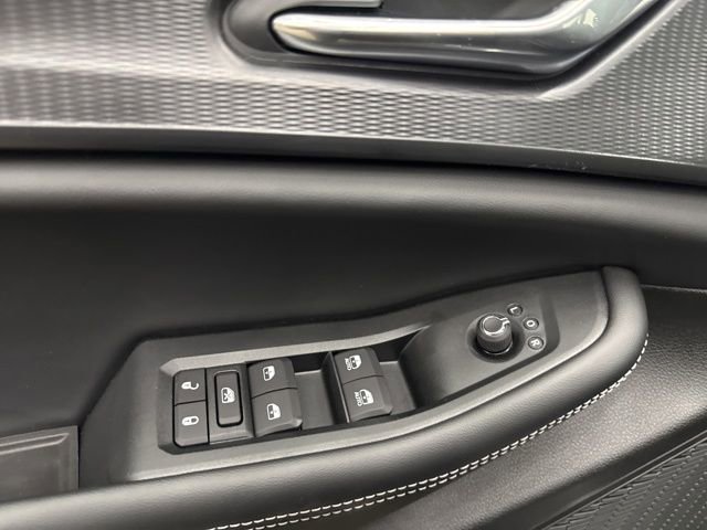 New 2025 Jeep Grand Cherokee Altitude image 16