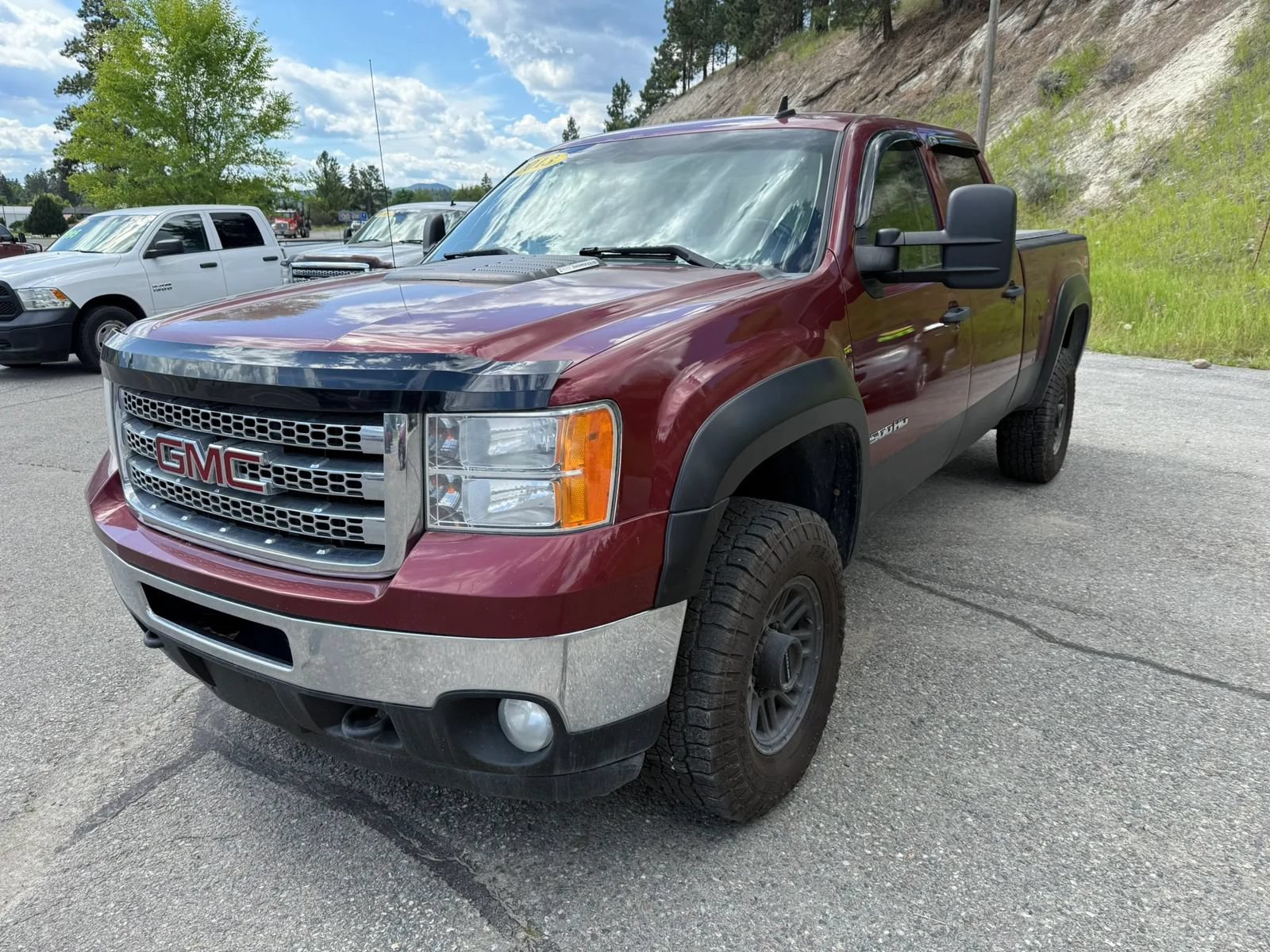 Used 2013 GMC Sierra 2500 SLE AWD/4WD image 1