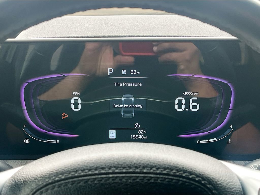 Used 2024 Kia Telluride EX w/ EX Captain's Chair Package image 12