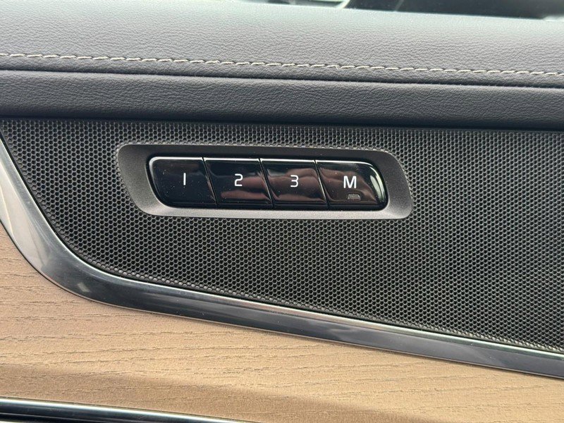 Certified 2025 Volvo XC90 B5 Plus image 17