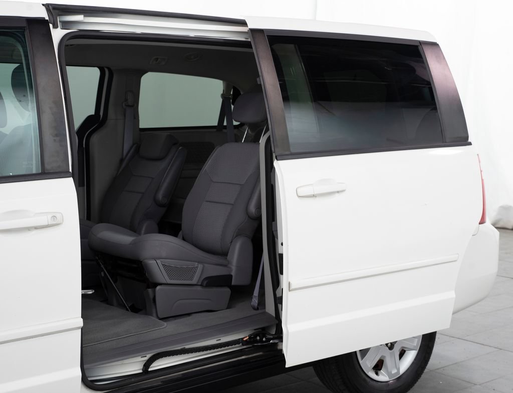 Used 2010 Dodge Grand Caravan SE w/ Climate Group FWD image 9
