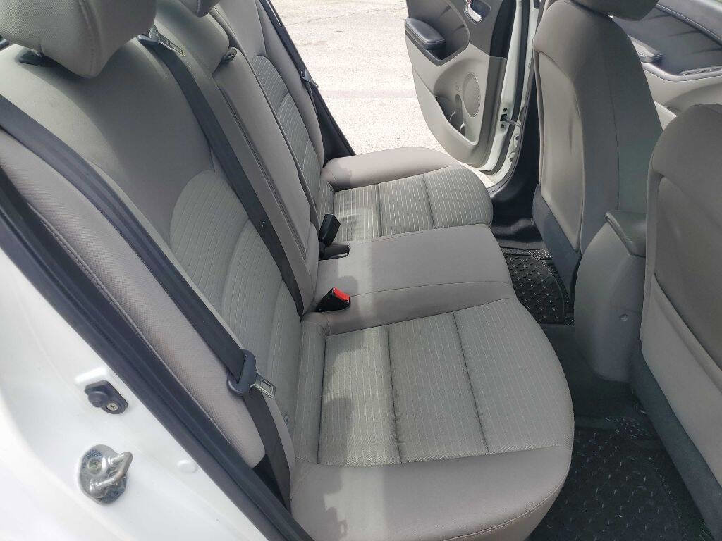 Used 2014 Kia Forte LX image 28
