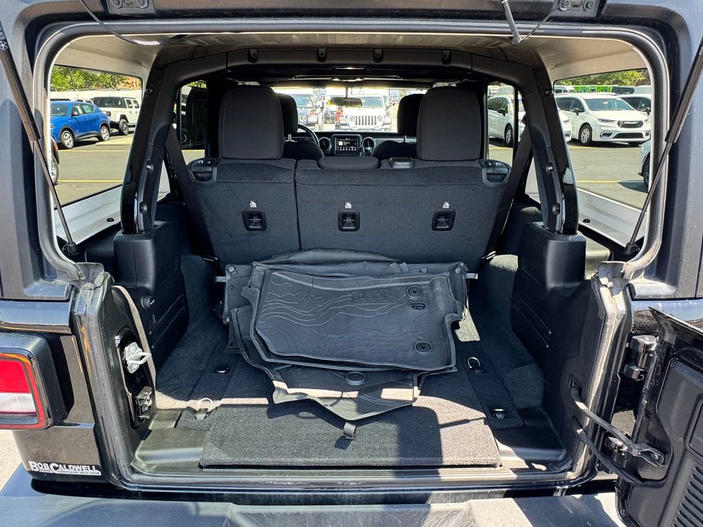 Used 2022 Jeep Wrangler Unlimited Sport AWD/4WD image 15