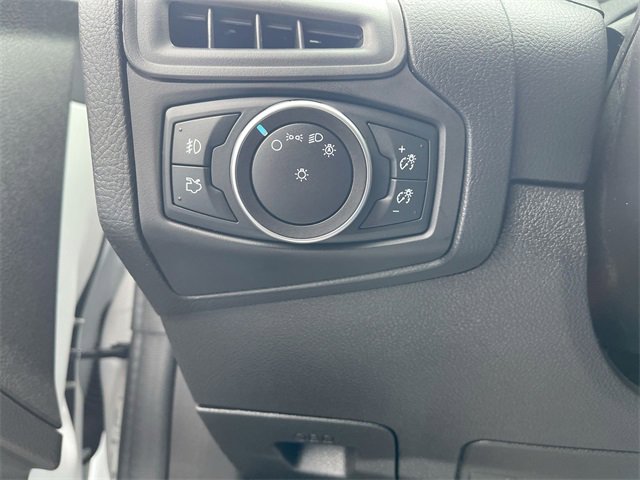 Used 2018 Ford Focus SE w/ SE Appearance Package image 16