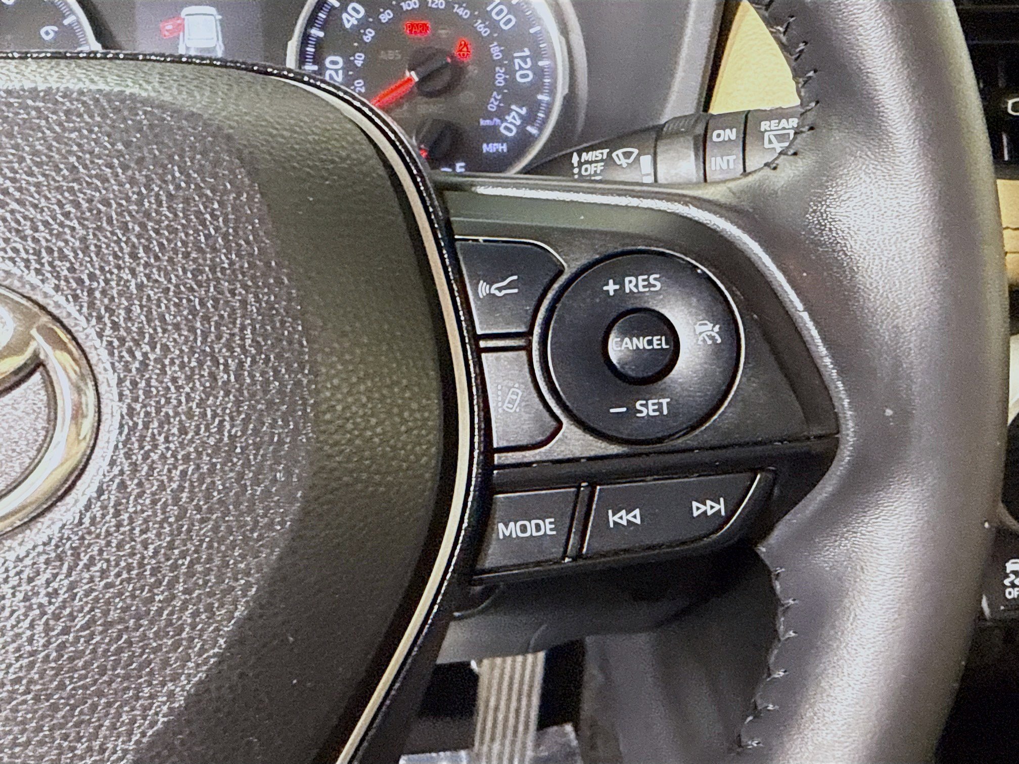 Used 2019 Toyota RAV4 XLE Premium image 15