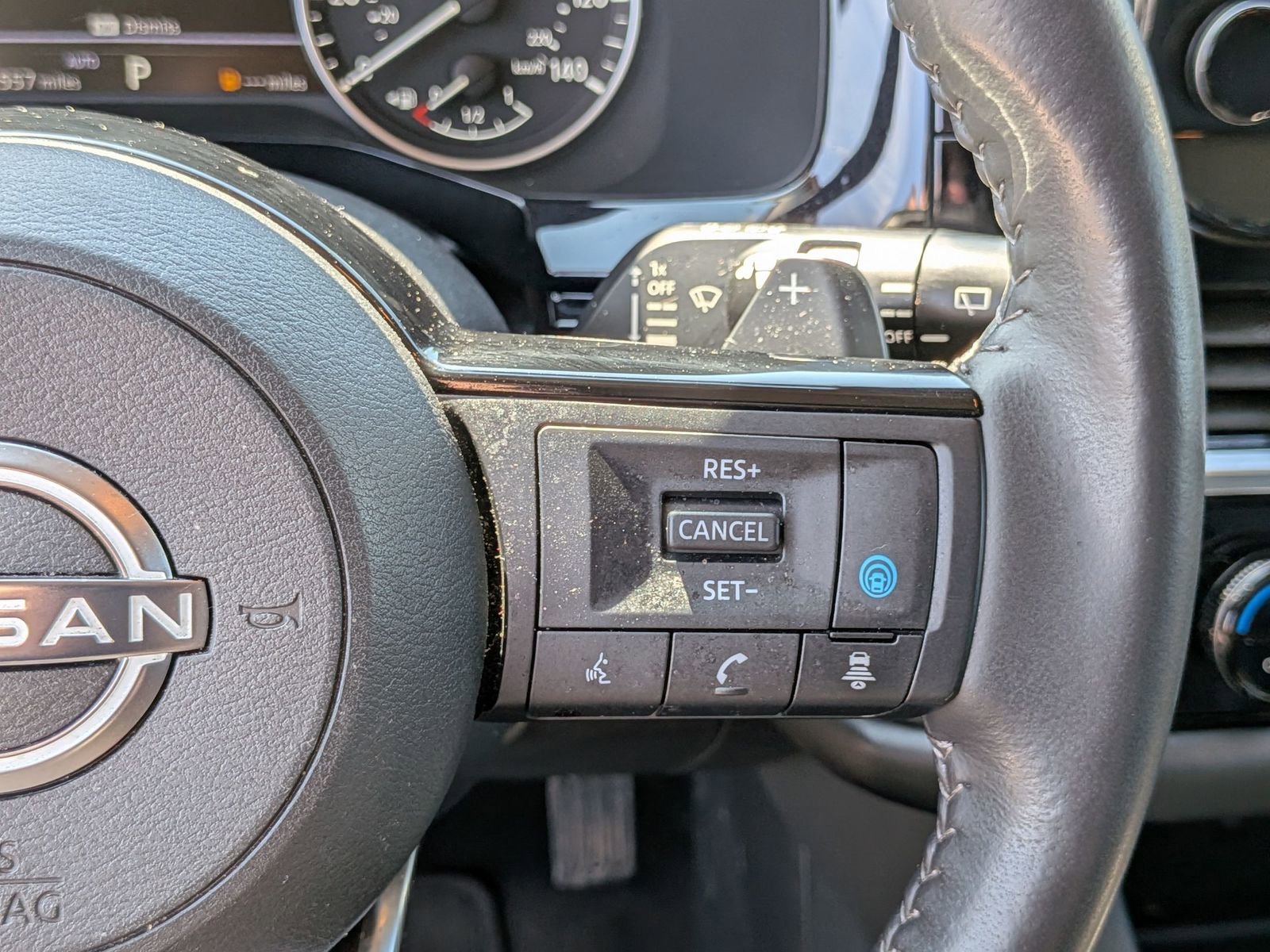 Used 2024 Nissan Pathfinder SL AWD/4WD image 19