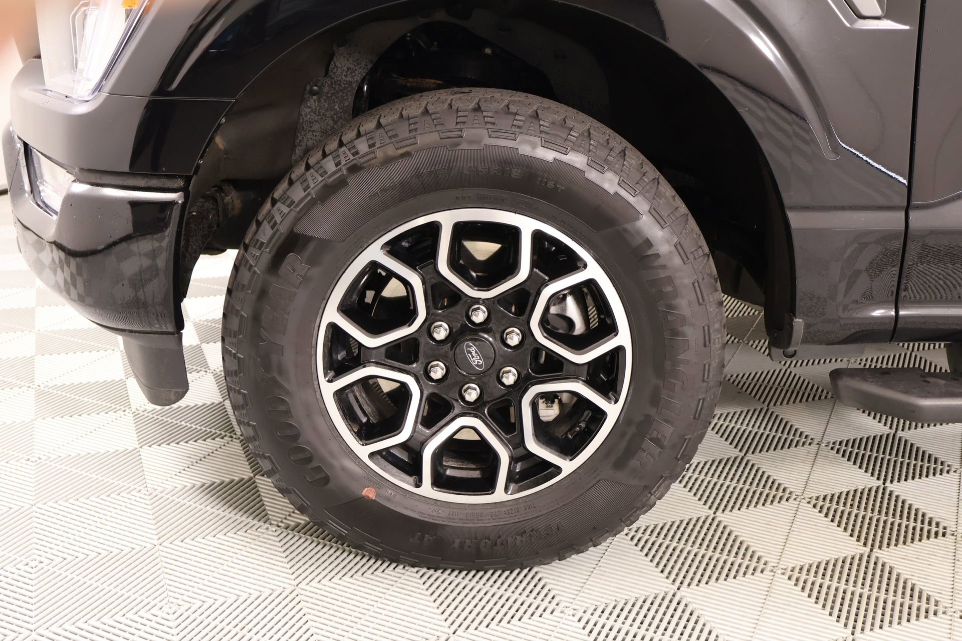 Used 2023 Ford F150 XLT w/ Equipment Group 302A High AWD/4WD image 19