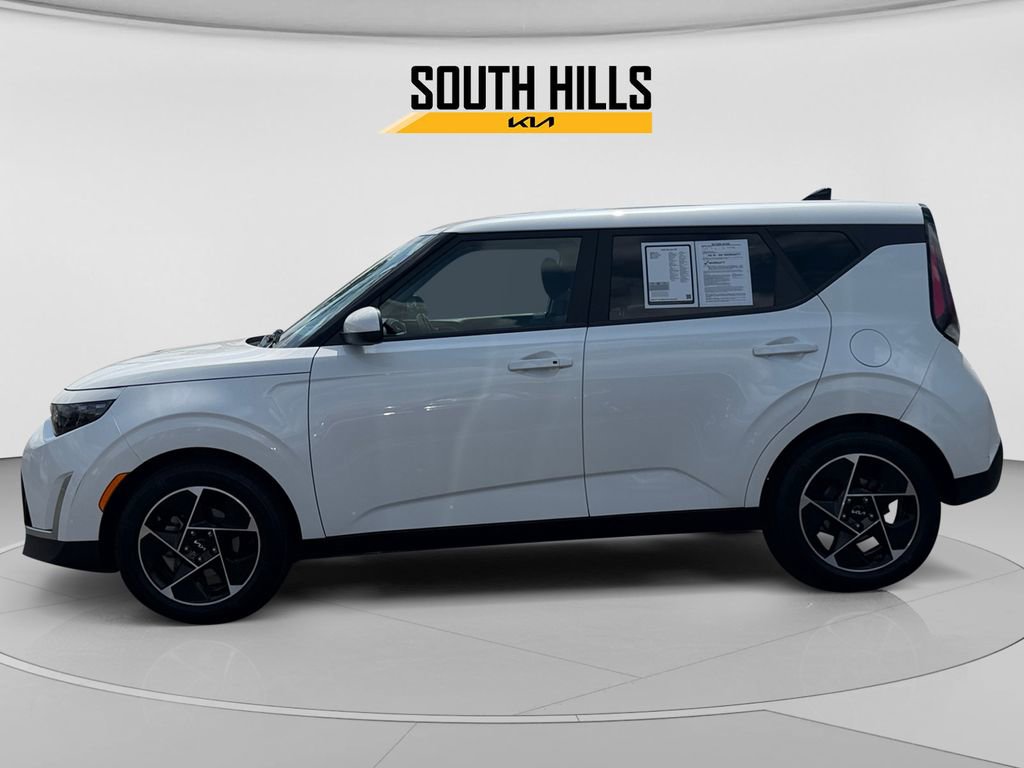 Used 2023 Kia Soul EX FWD image 2