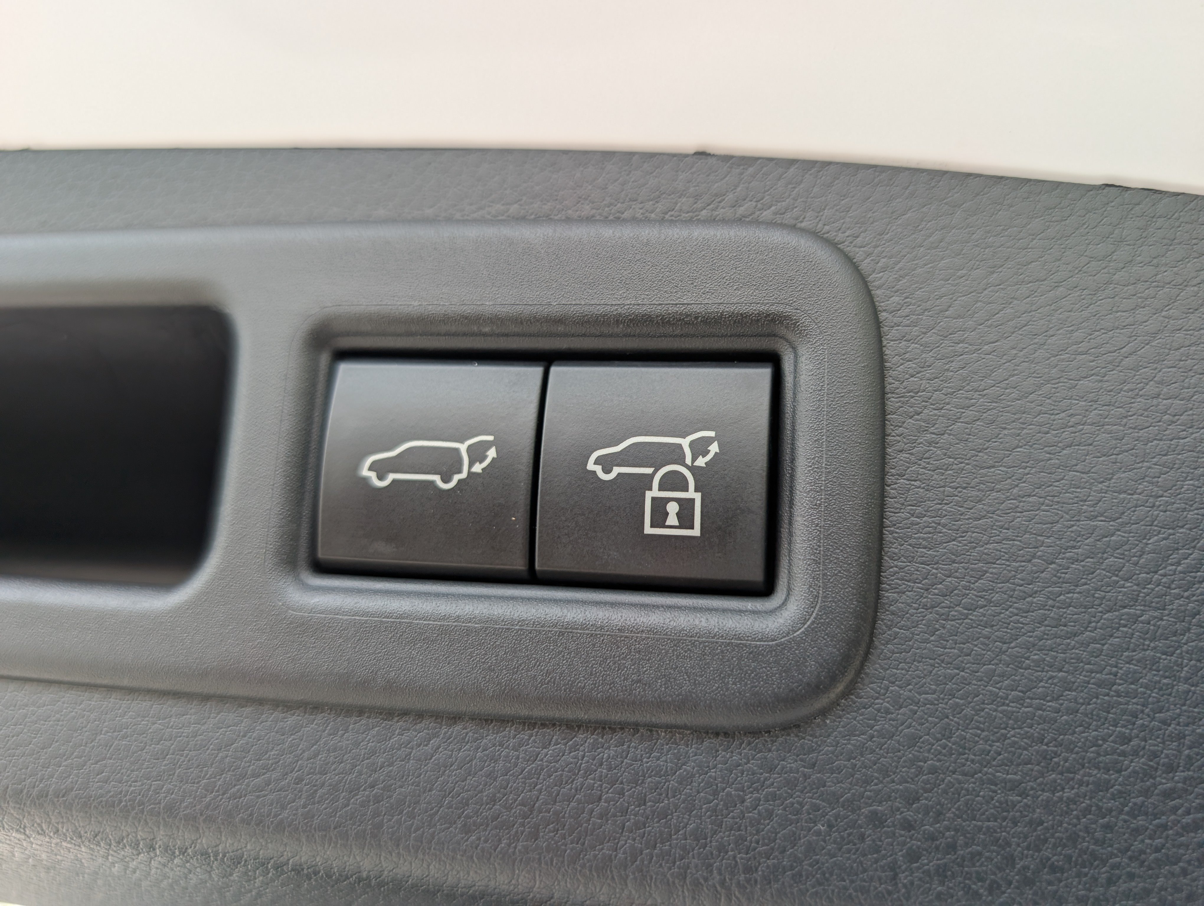 Used 2023 Lexus RX 500h F Sport w/ Cold Area Package AWD/4WD image 15