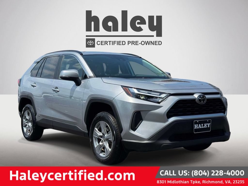 Used 2025 Toyota RAV4 XLE AWD/4WD image 1