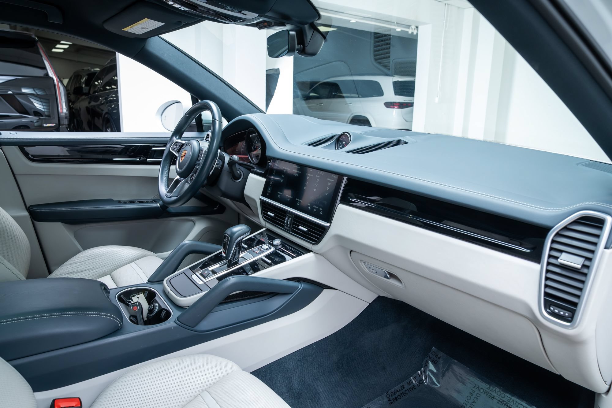 Used 2020 Porsche Cayenne S AWD/4WD image 25