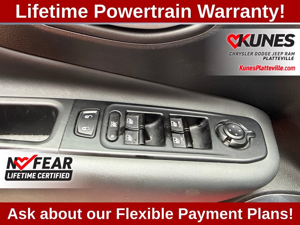 Used 2023 Jeep Renegade Latitude AWD/4WD image 27