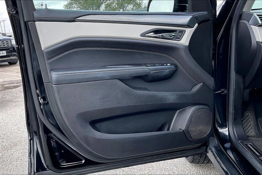 Used 2016 Cadillac SRX FWD image 16