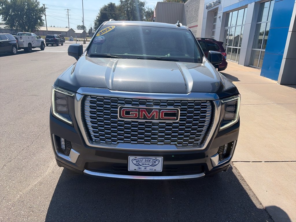 Used 2021 GMC Yukon XL Denali w/ Denali Premium Package AWD/4WD image 7