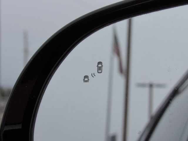 Used 2020 Hyundai Santa Fe SEL w/ Convenience + Premium Package image 23