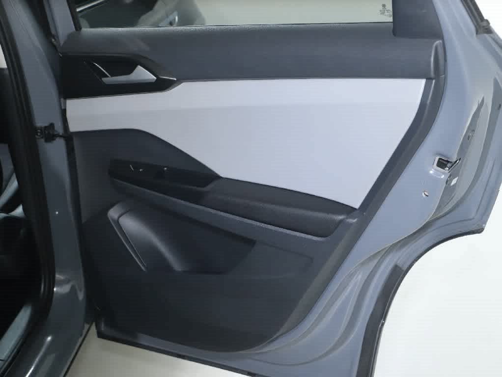 Certified 2023 Volkswagen Taos SE w/ Panoramic Sunroof Package AWD/4WD image 36