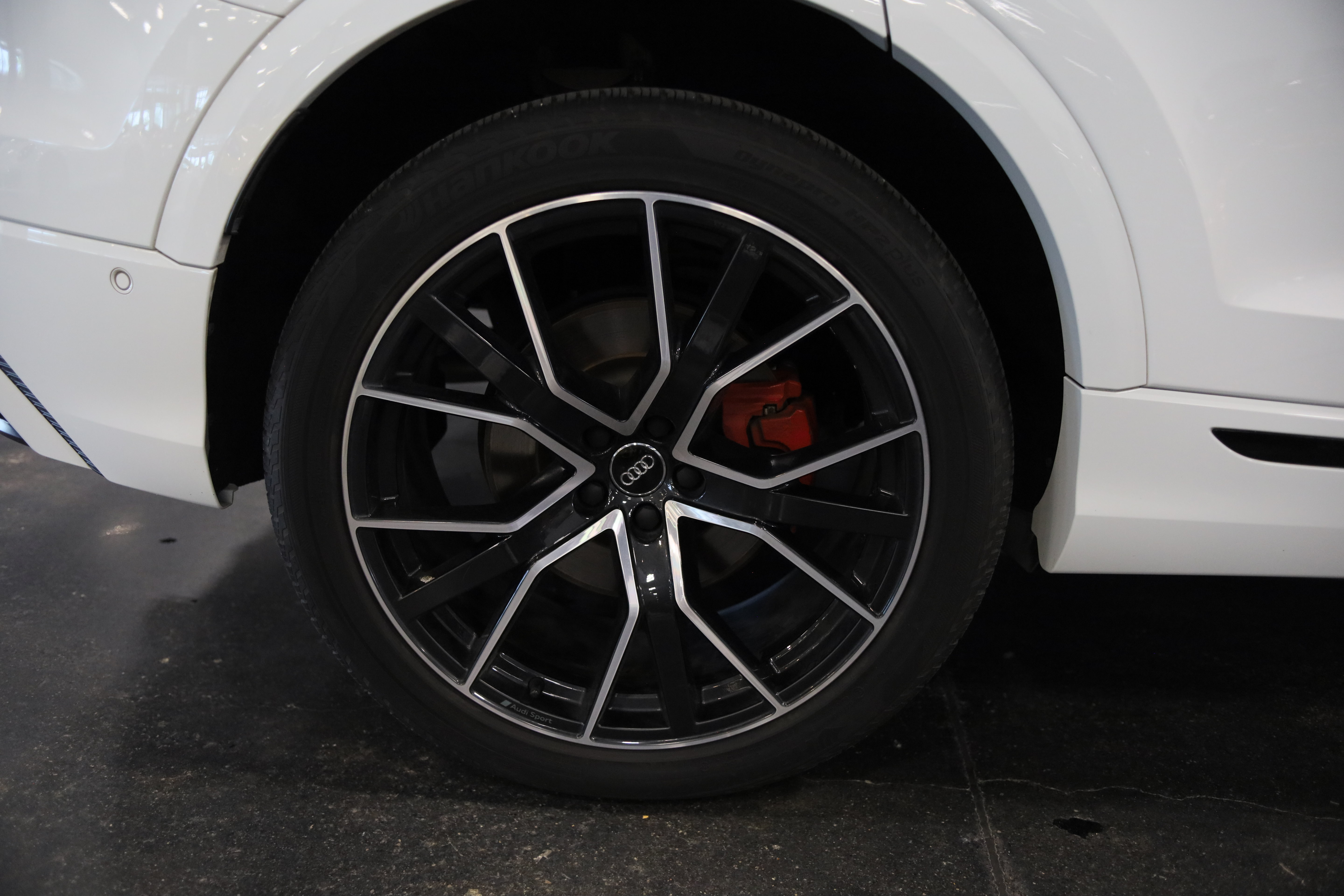 Used 2019 Audi Q8 Prestige AWD/4WD image 11