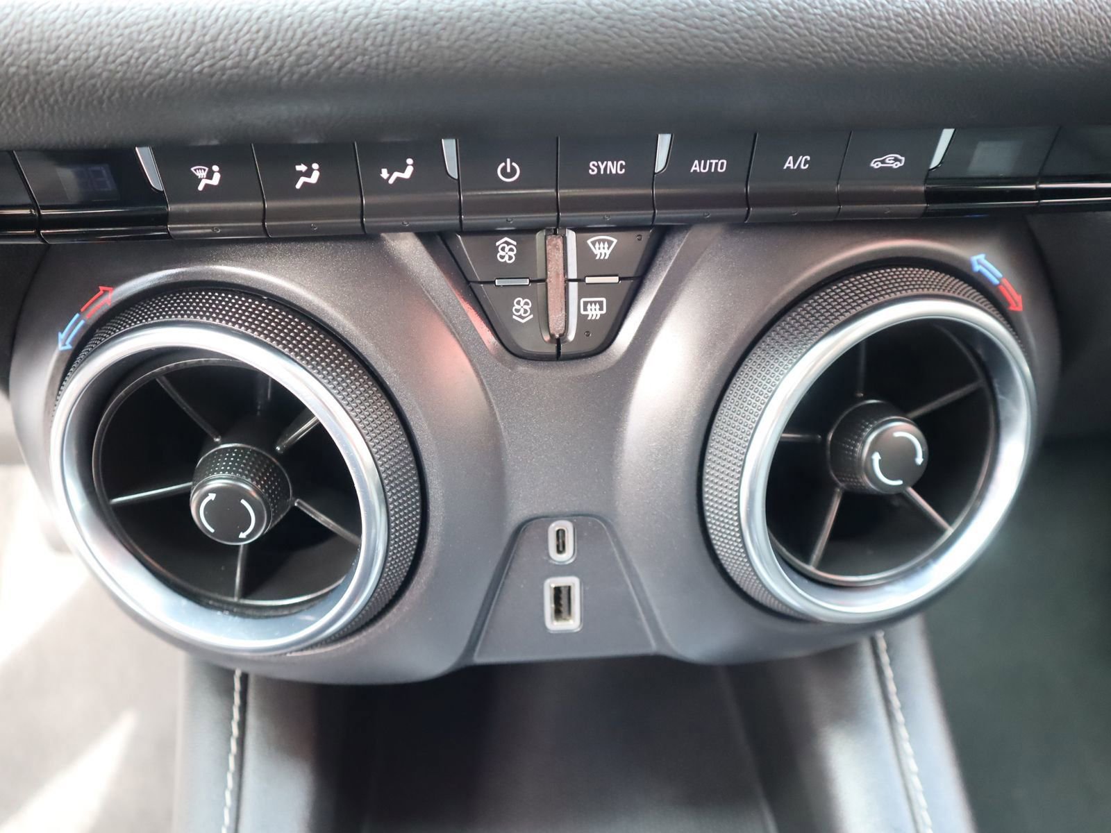 Used 2023 Chevrolet Blazer LT image 49