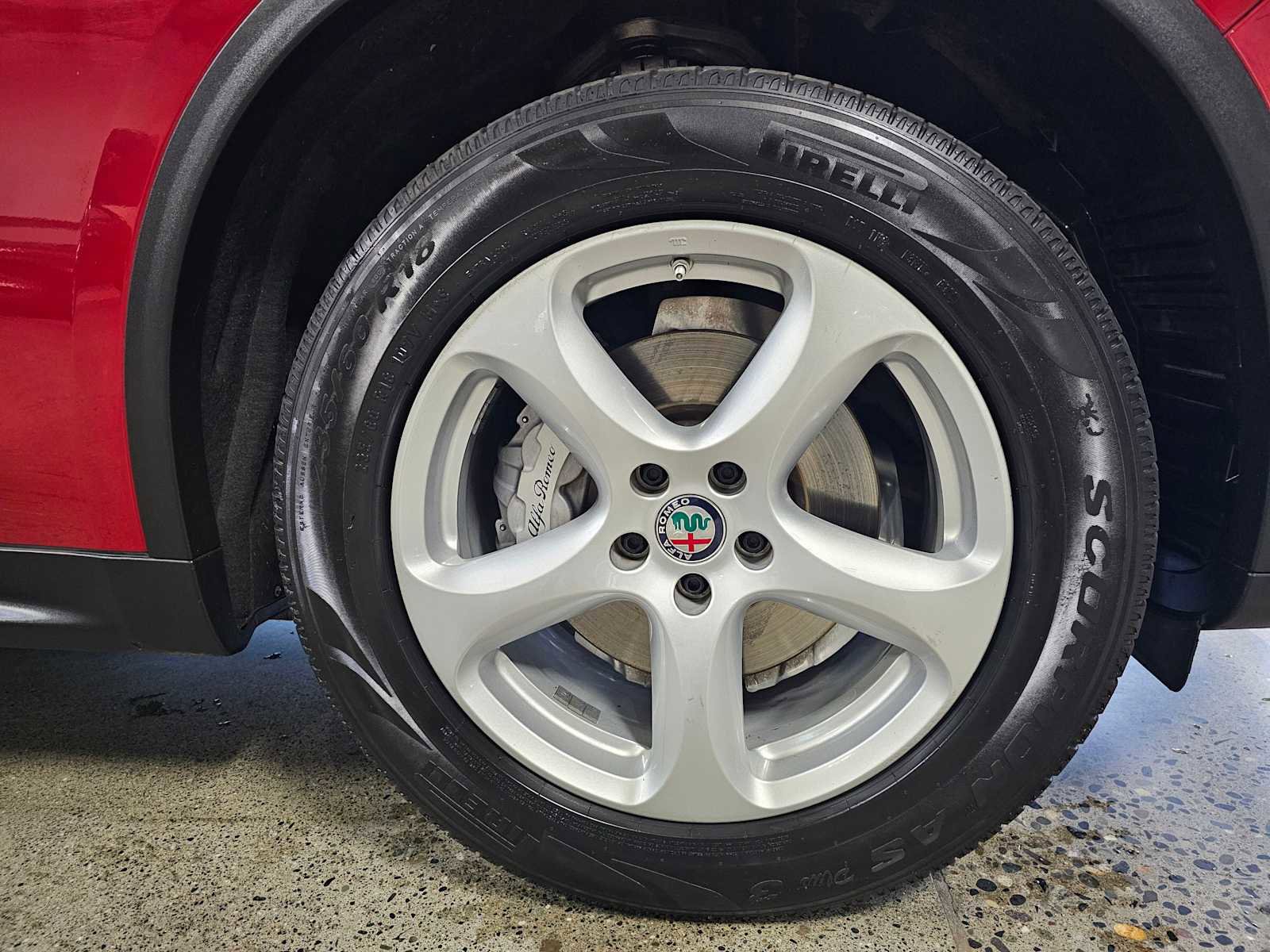 Used 2019 Alfa Romeo Stelvio image 9