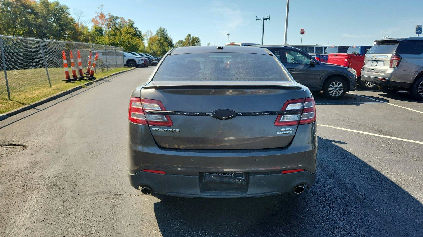 Used 2015 Ford Taurus SEL w/ Equipment Group 201A FWD image 7