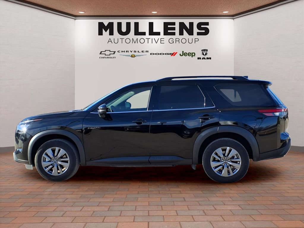 Used 2025 Nissan Pathfinder SV AWD/4WD image 8