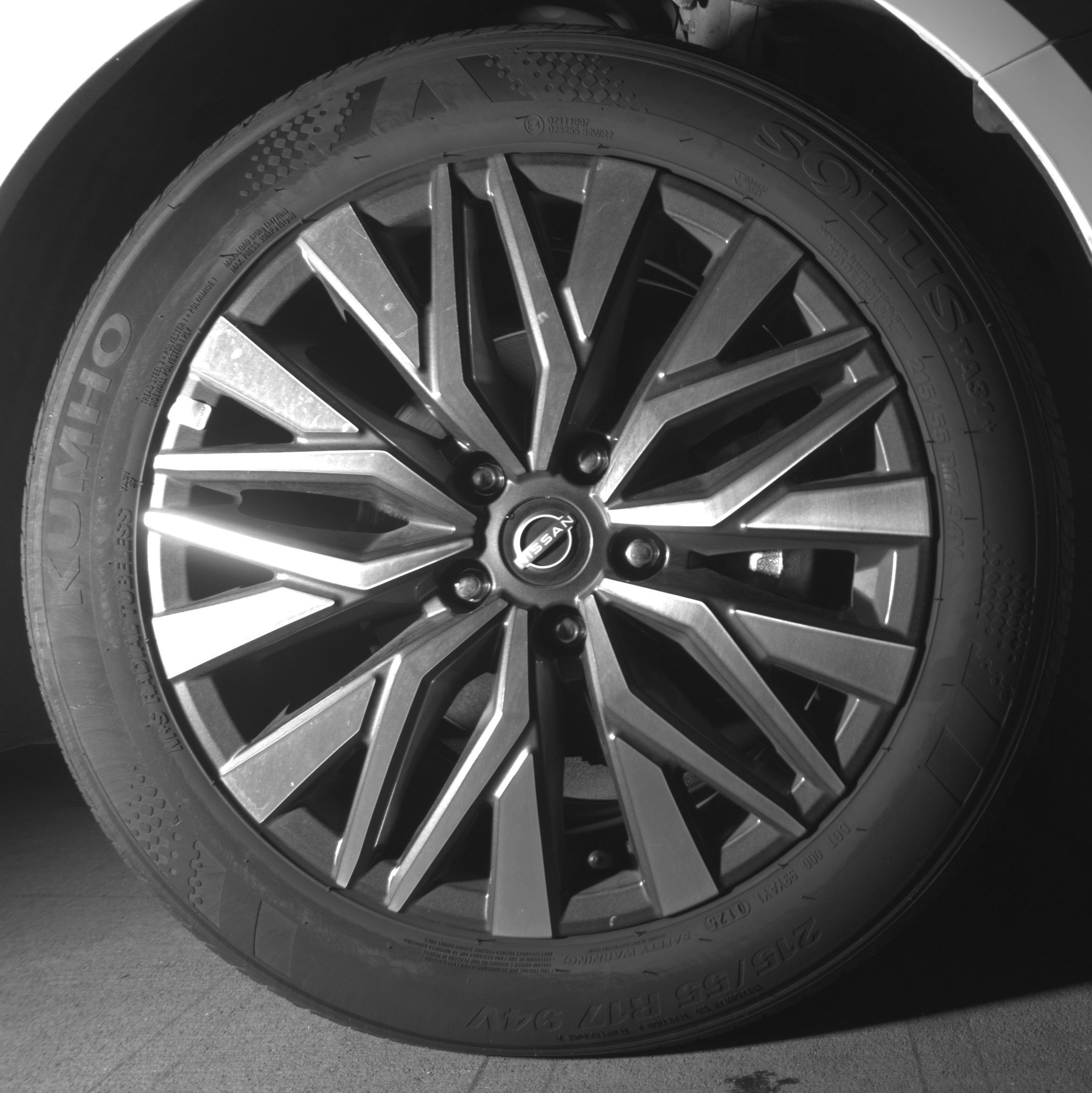 Used 2025 Nissan Altima 2.5 SV FWD image 13