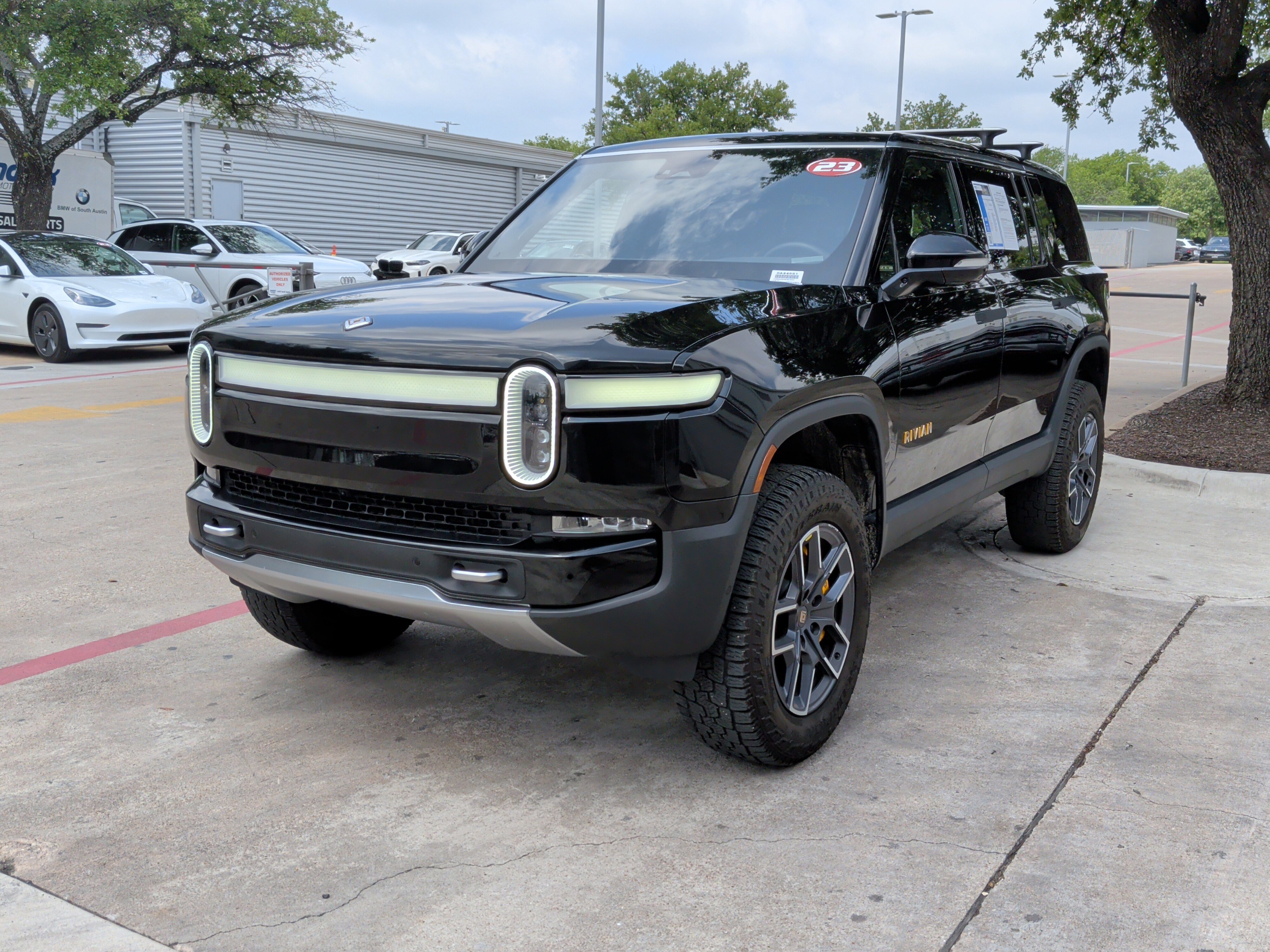 Used 2023 Rivian R1S Adventure AWD/4WD image 5