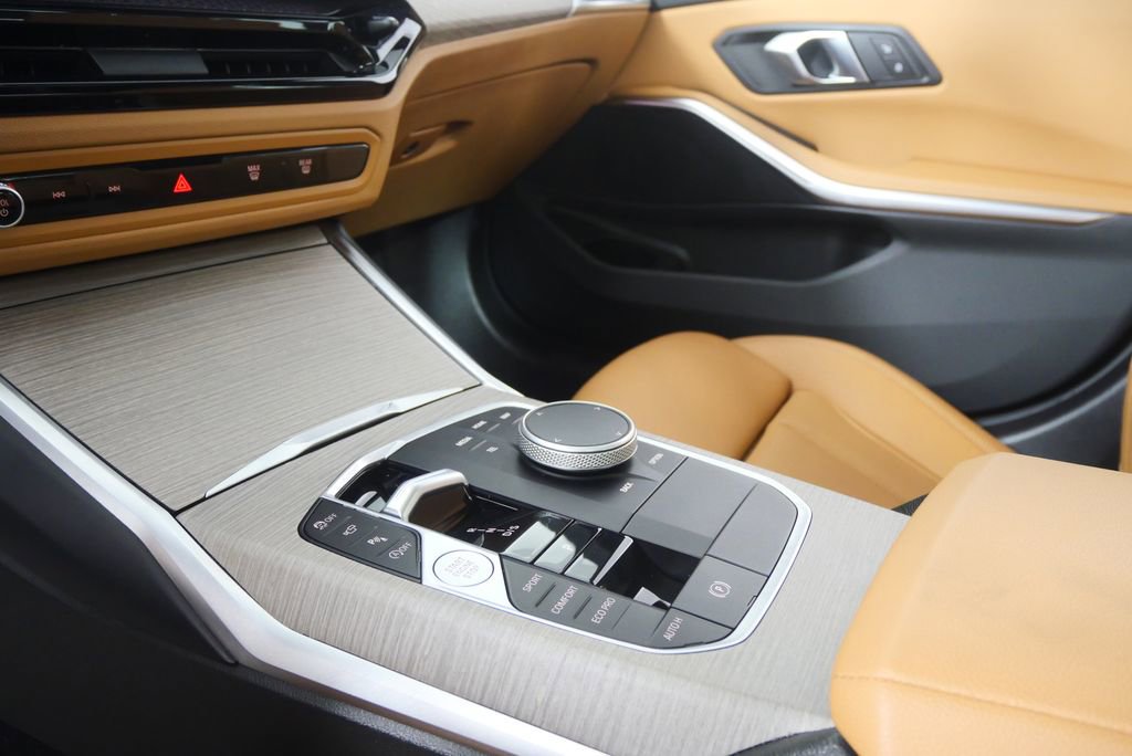 Certified 2025 BMW 330i Sedan RWD image 23