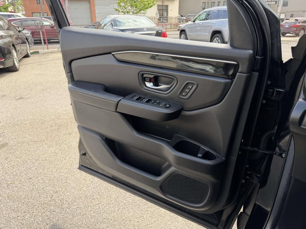 Used 2025 Honda Pilot EX-L image 26