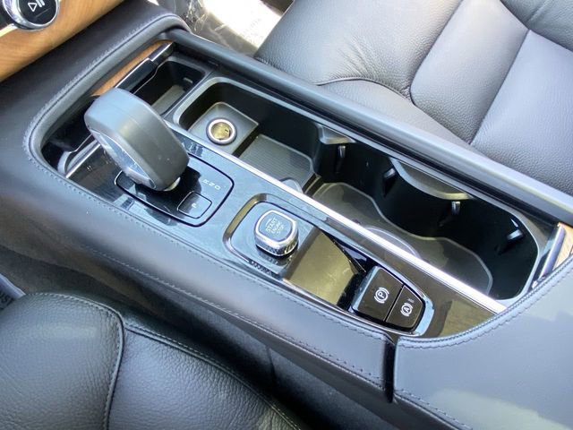 Certified 2025 Volvo XC90 T8 Plus w/ Protection Package Premier image 23