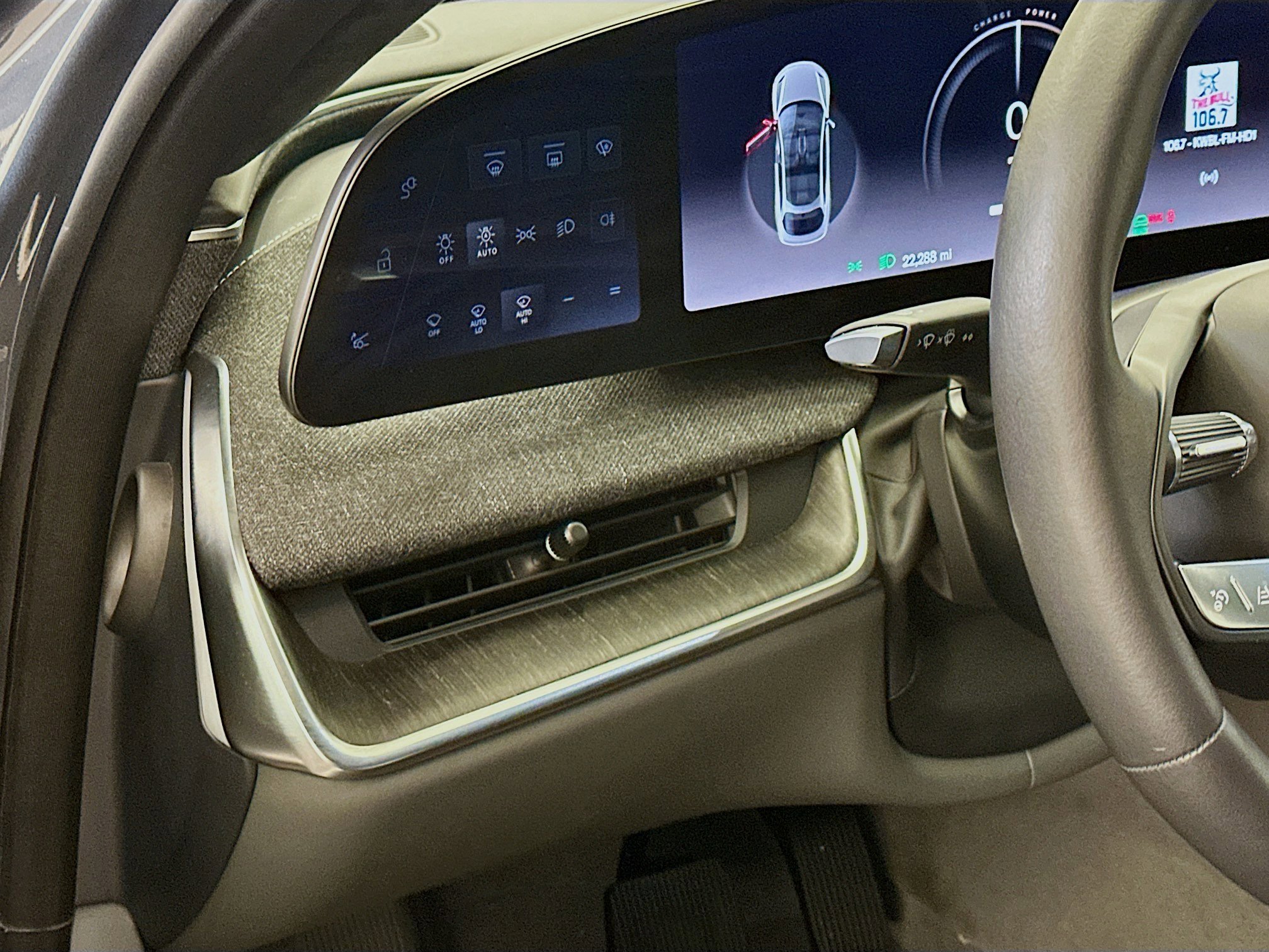 Used 2024 Lucid Air Touring image 17