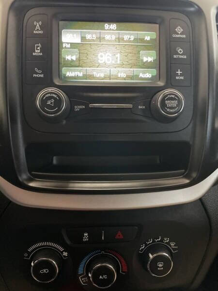 Used 2016 Jeep Cherokee Sport image 13
