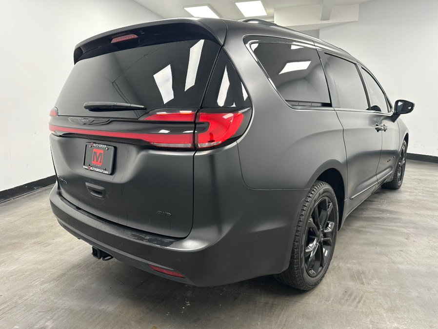 Used 2022 Chrysler Pacifica Pinnacle image 8