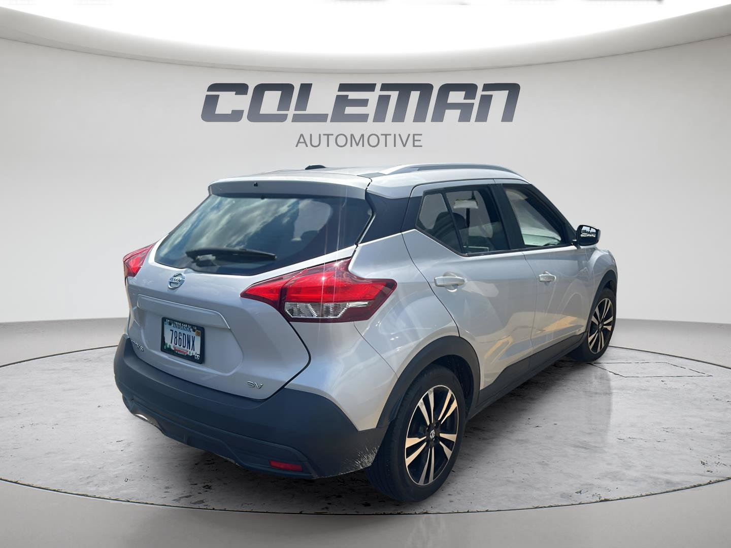 Used 2019 Nissan Kicks SV FWD image 4