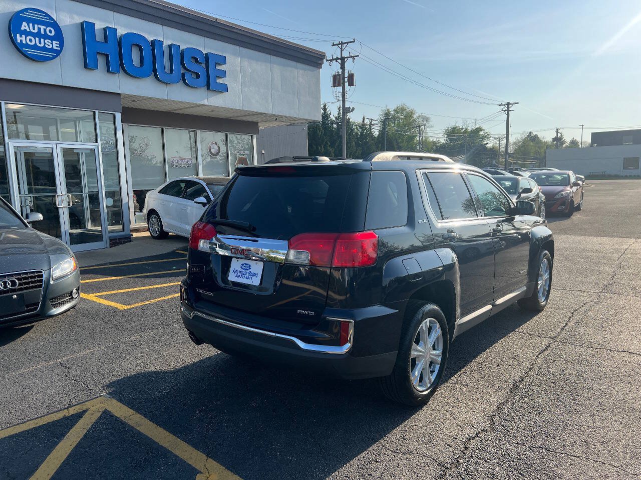 Used 2017 GMC Terrain SLE w/ Convenience Package AWD/4WD image 10