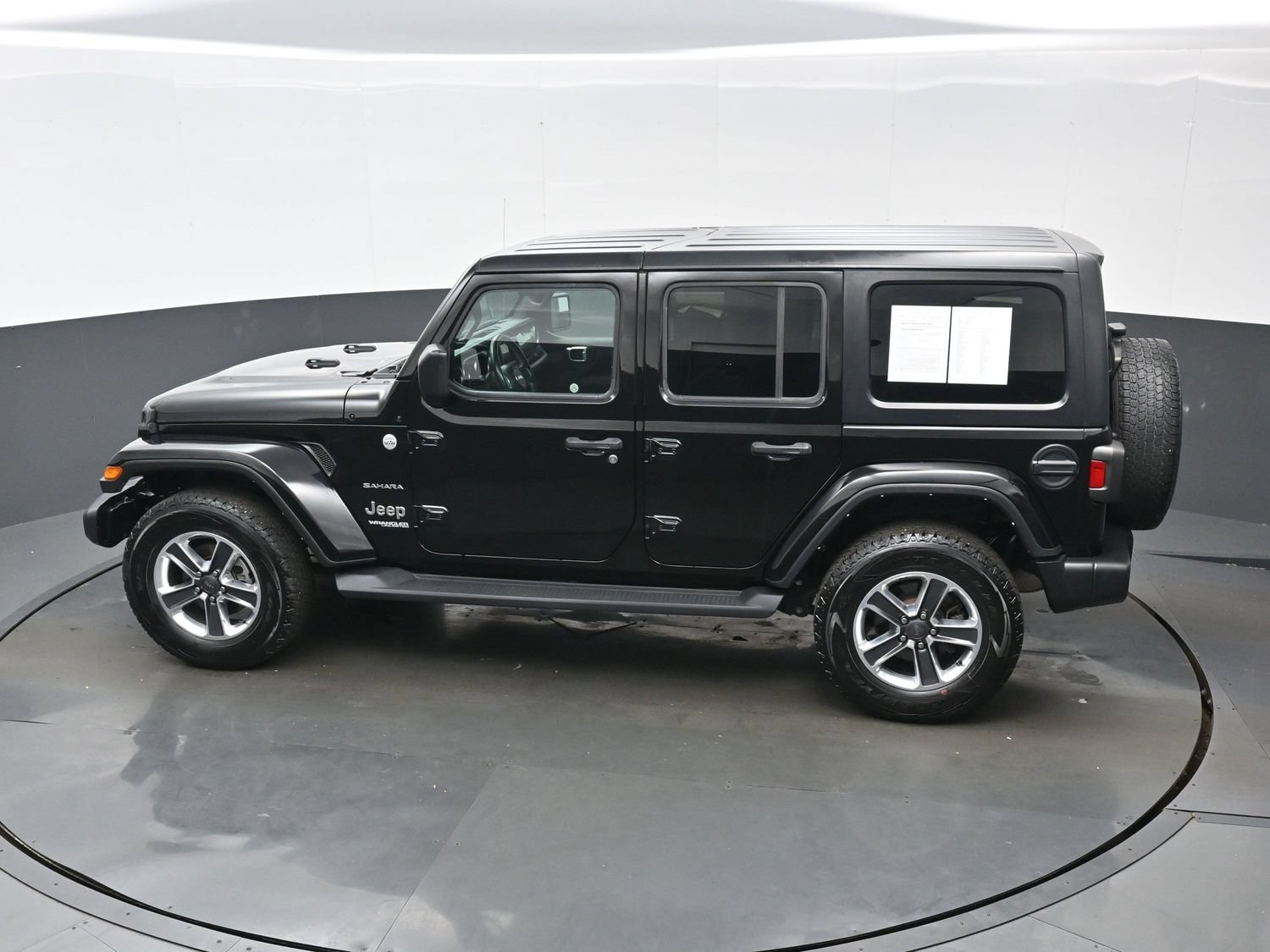 Used 2021 Jeep Wrangler Unlimited Sahara w/ Cold Weather Group AWD/4WD image 34