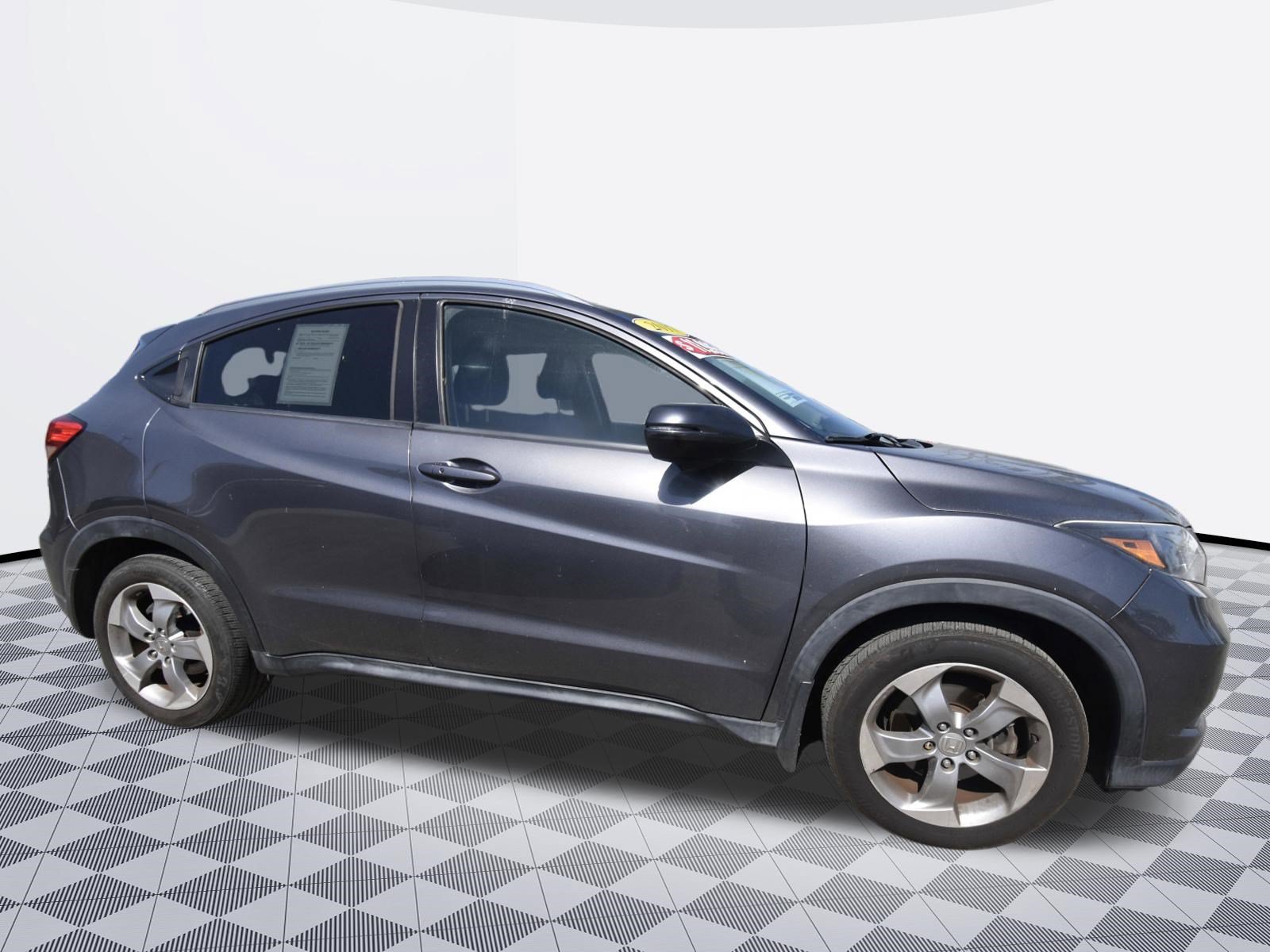 Used 2017 Honda HR-V EX-L image 3