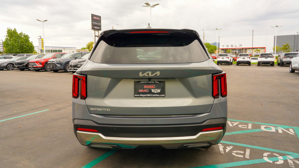 Used 2025 Kia Sorento SX FWD image 11