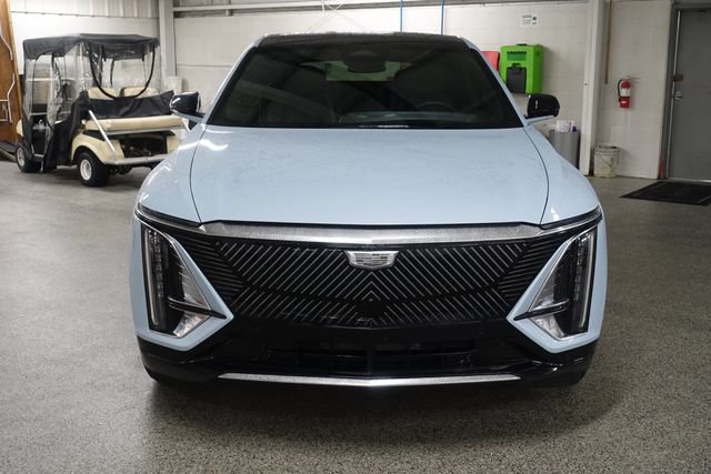 Used 2024 Cadillac Lyriq Tech AWD/4WD image 2