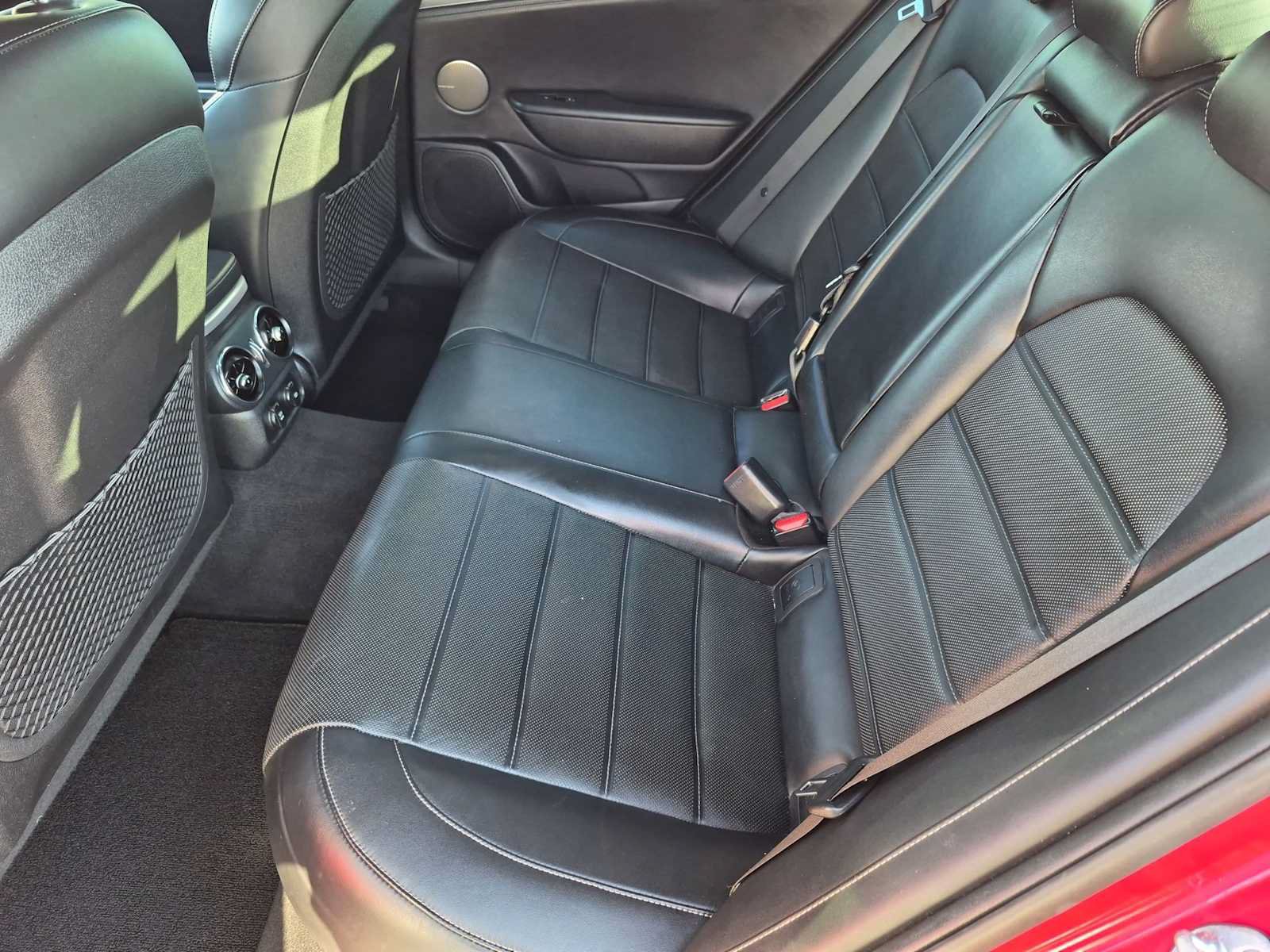 Used 2019 Kia Stinger GT2 AWD/4WD image 27