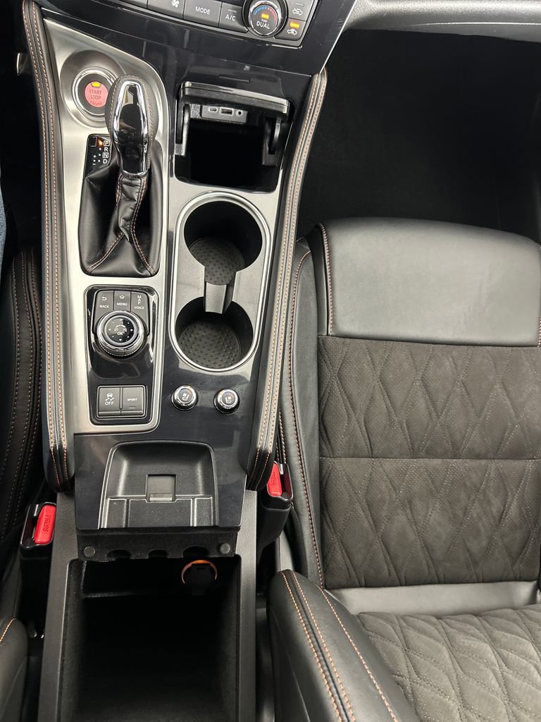 Used 2023 Nissan Maxima SR w/ Sport Mat Group FWD image 15