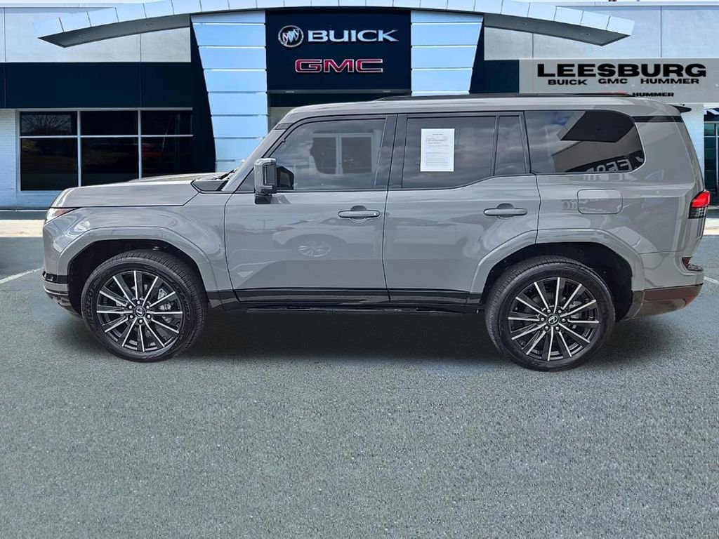 Used 2025 Lexus GX 550 w/ Accessory Package (2T) image 4