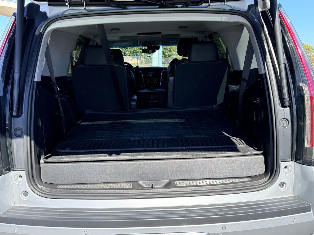 Used 2019 Cadillac Escalade Premium Luxury image 13