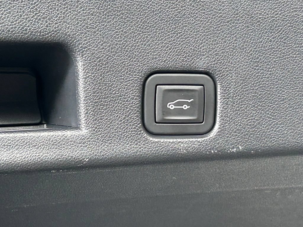 Used 2024 Chevrolet Traverse RS FWD image 51