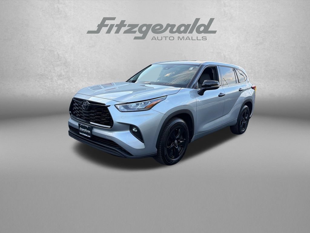 Used 2020 Toyota Highlander LE FWD image 2