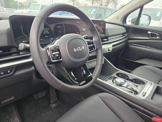 New 2025 Kia Carnival SX image 12