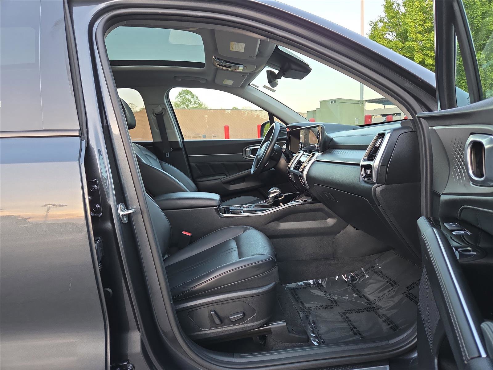 Certified 2023 Kia Sorento SX image 26