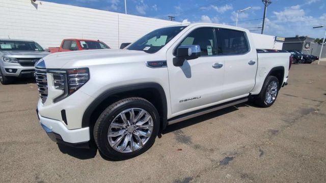 Used 2022 GMC Sierra 1500 Denali w/ Denali Reserve Package AWD/4WD image 4