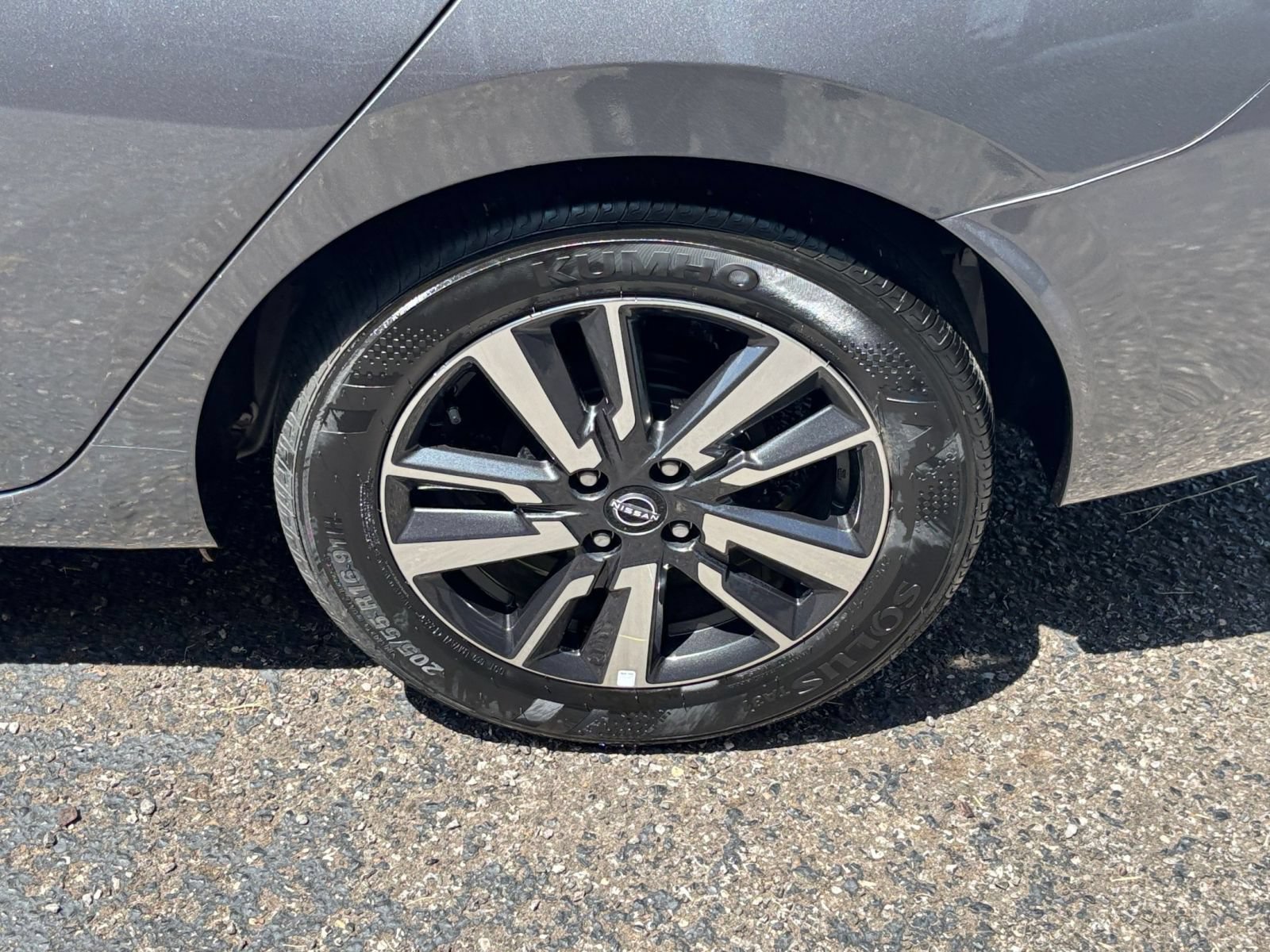 Used 2025 Nissan Versa SV FWD image 28